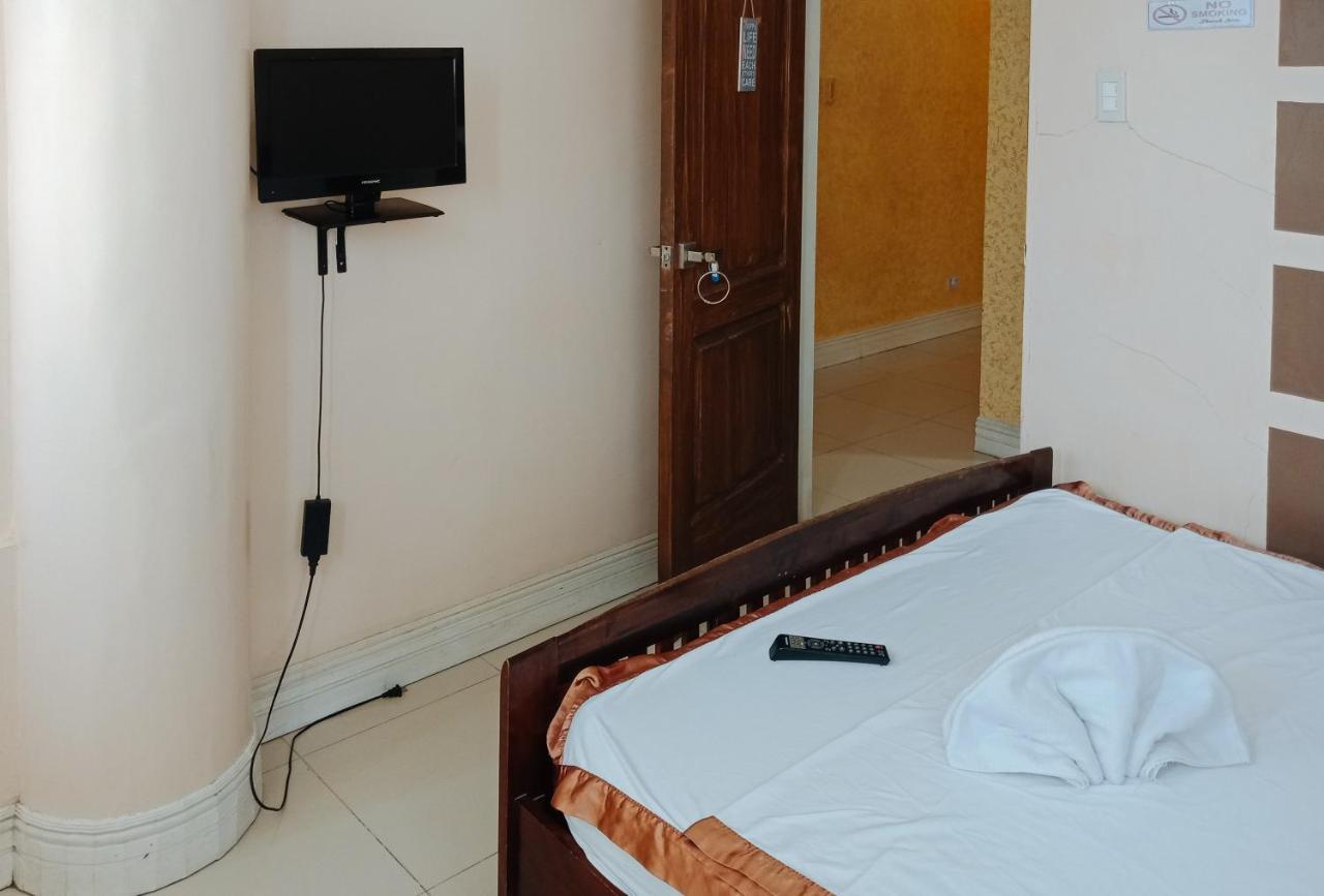 Villa Asuncion Country Inn And Resort Iloilo By Reddoorz Tigbauan Bagian luar foto